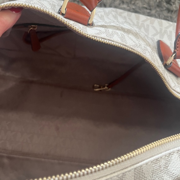 Michael Kors Cream/Brown Logo Bag Set - Picture 10 of 16